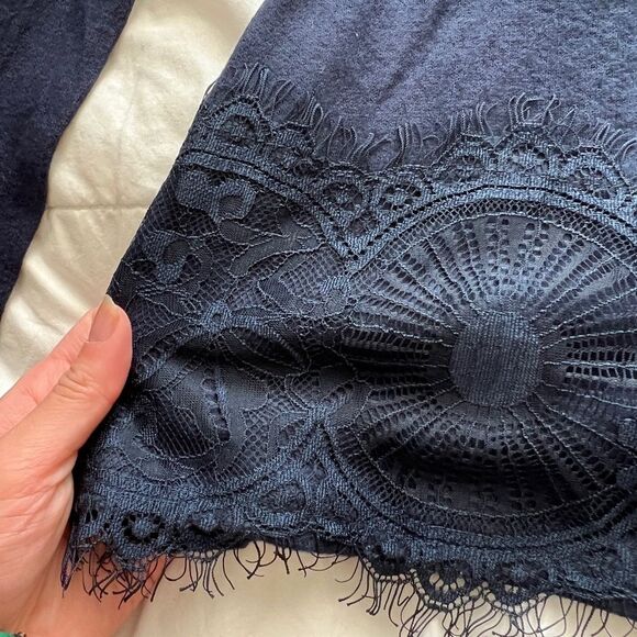 Francesca’s Maggie Lace Border Top Navy Size XXS - Picture 5 of 9